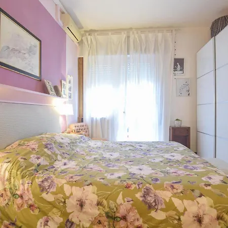 Stunning In Apartment Viareggio
